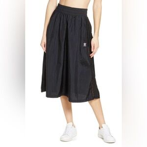 Adidas Originals  Pull On Elastic Lace skirt